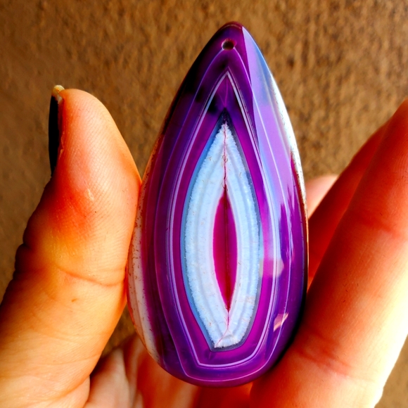 New Purple Onyx Agate Teardrop Pendant. - Picture 1 of 7